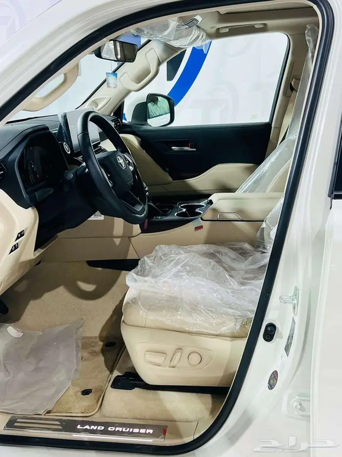 لاندكروز GXR بنزين 2025 11