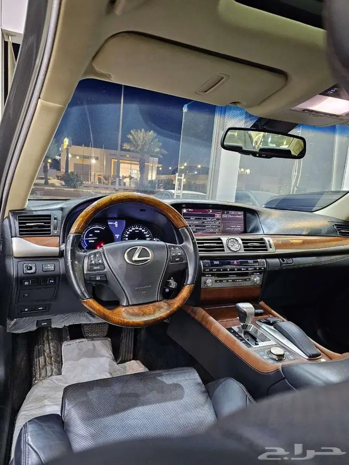 لكزس LS 600HL سعودى 2015 8