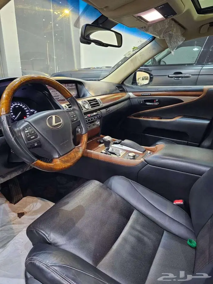 لكزس LS 600HL سعودى 2015 7