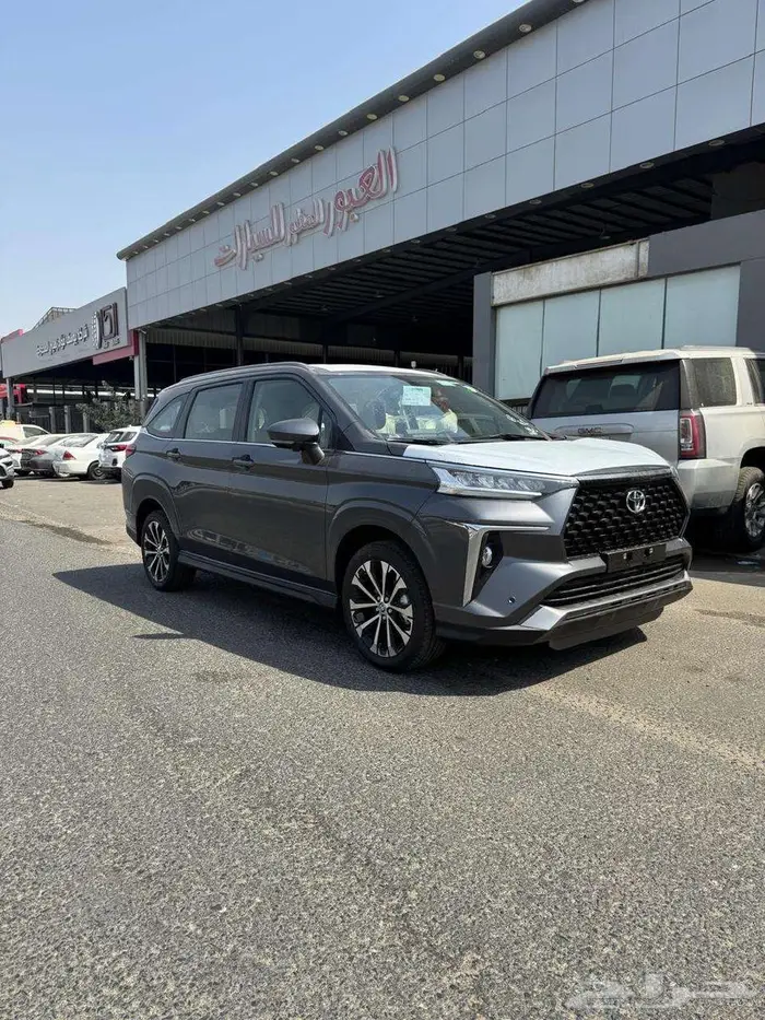 تويوتا فيلوز فل كامل 1500 cc رمادى موديل 2025 0
