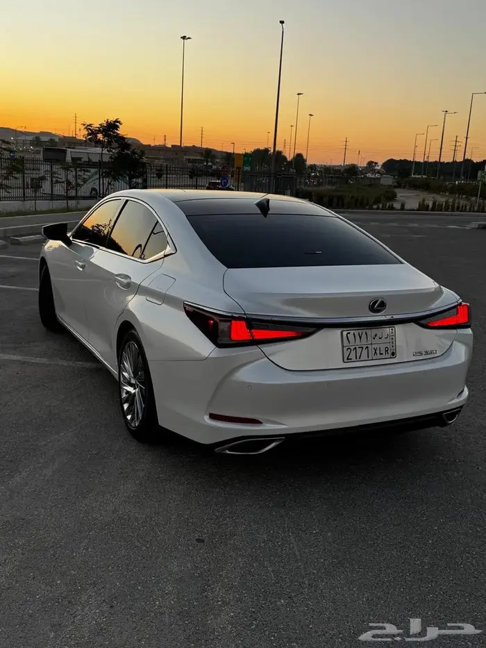 لكزس اي اس 350 موديل 2023 DD 5