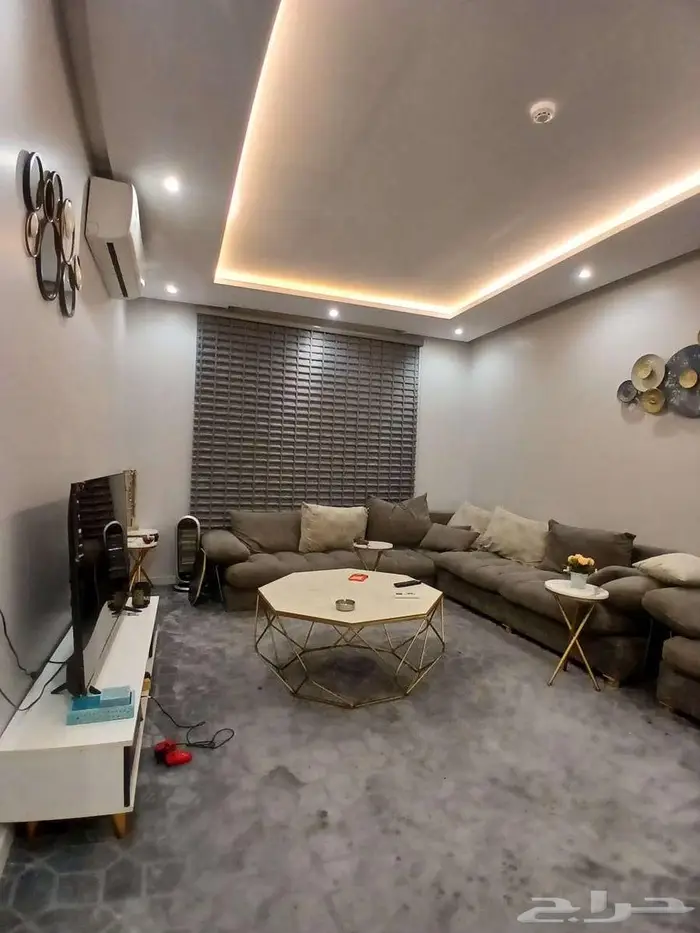 شقة دوبلكس مؤثثة بالكامل في مجمع سكني بحي طويق 1