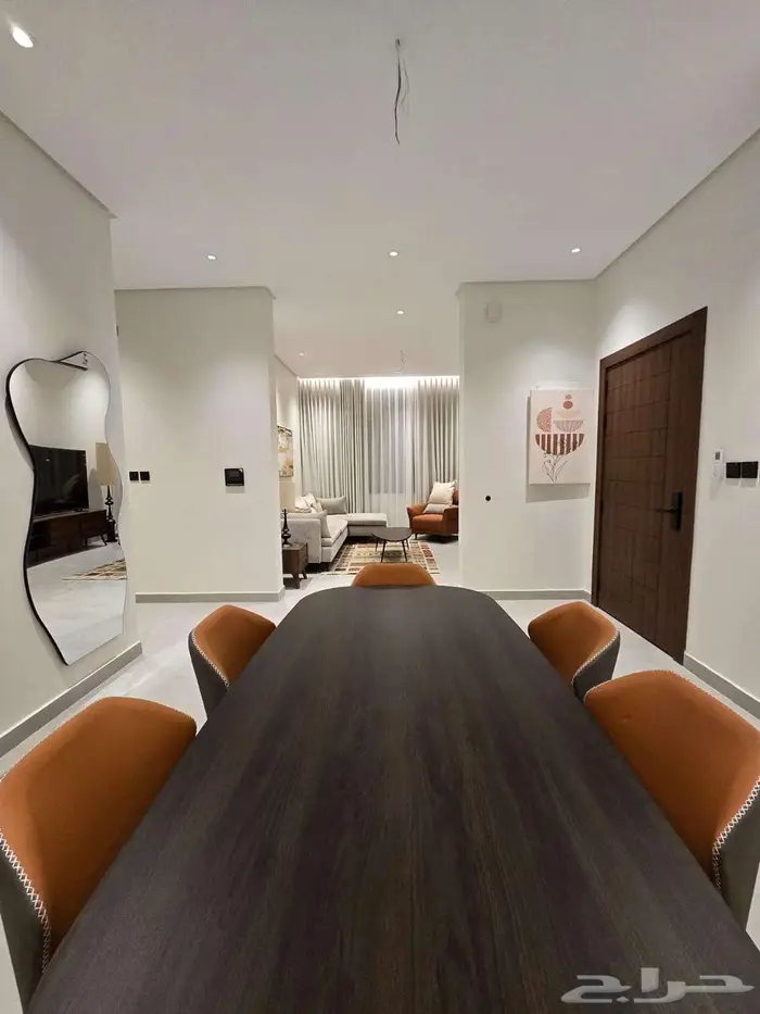 شقة فاخرة للإيجار حي السلامة 3