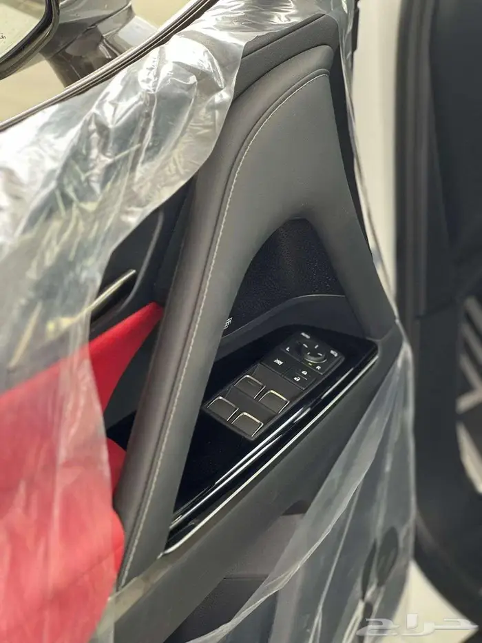 لكزس اف سبورت الساير ابيض 2025 3