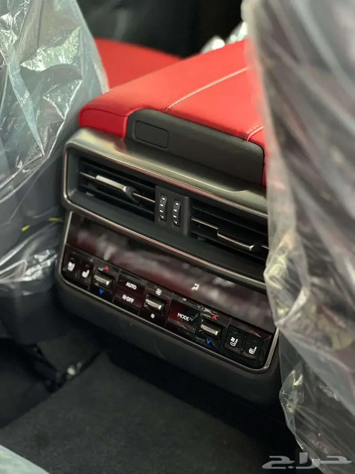 لكزس اف سبورت الساير ابيض 2025 5