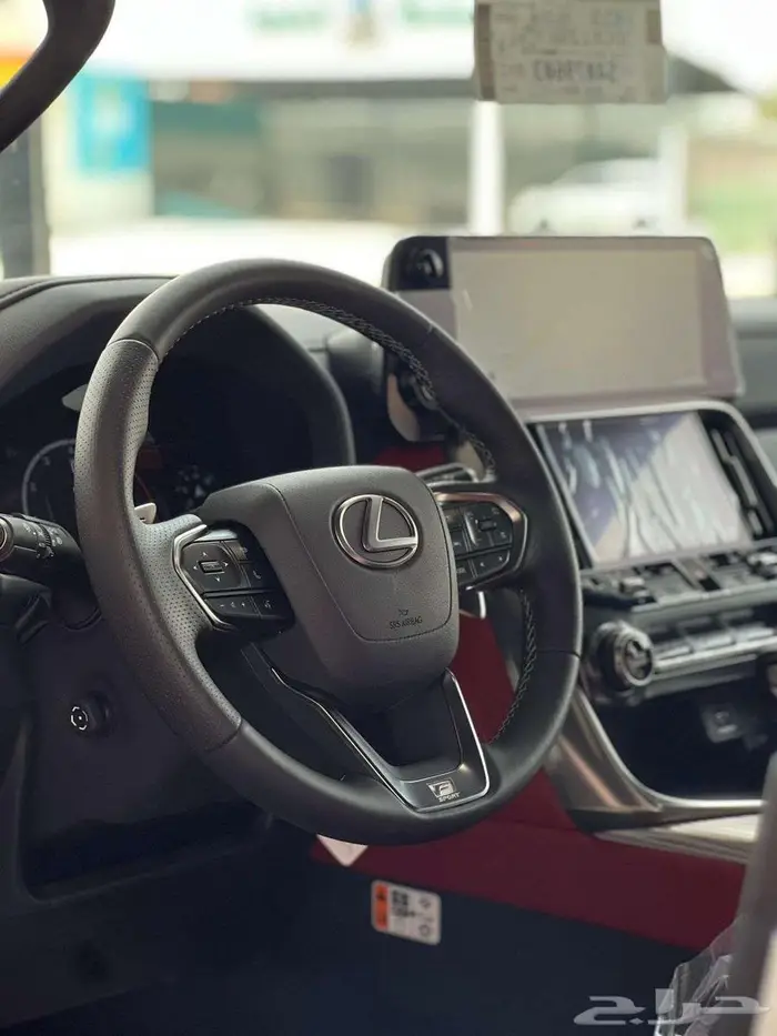 لكزس اف سبورت الساير ابيض 2025 1