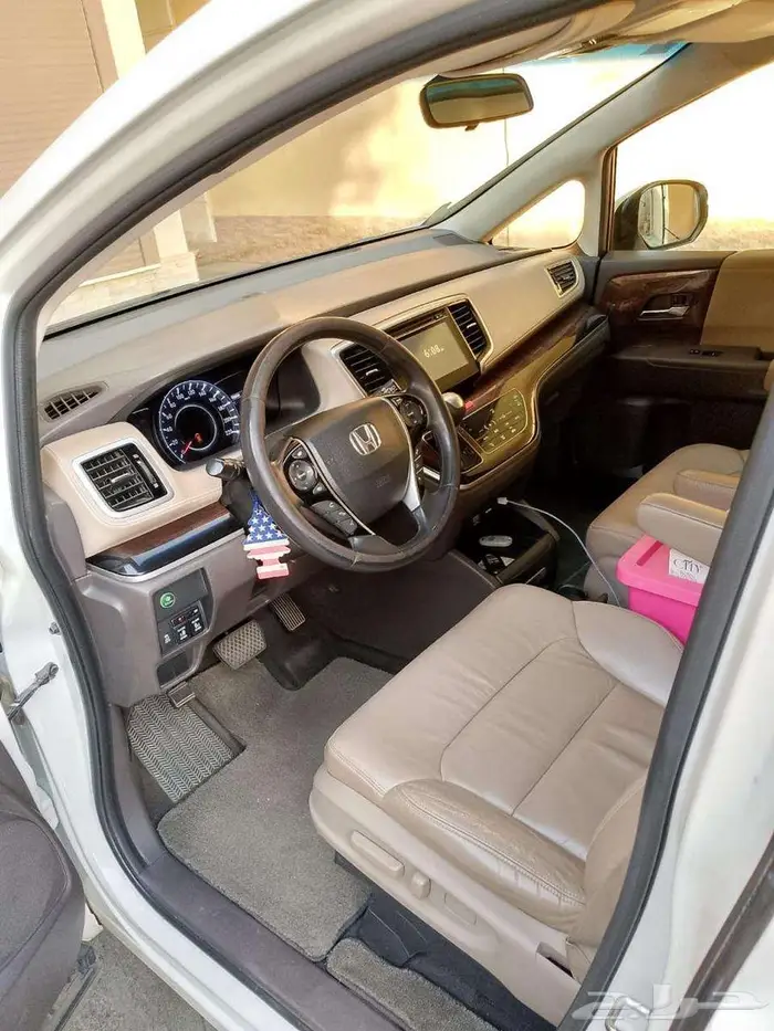 Honda Odyssey 2015   Excellent Family MPV 3