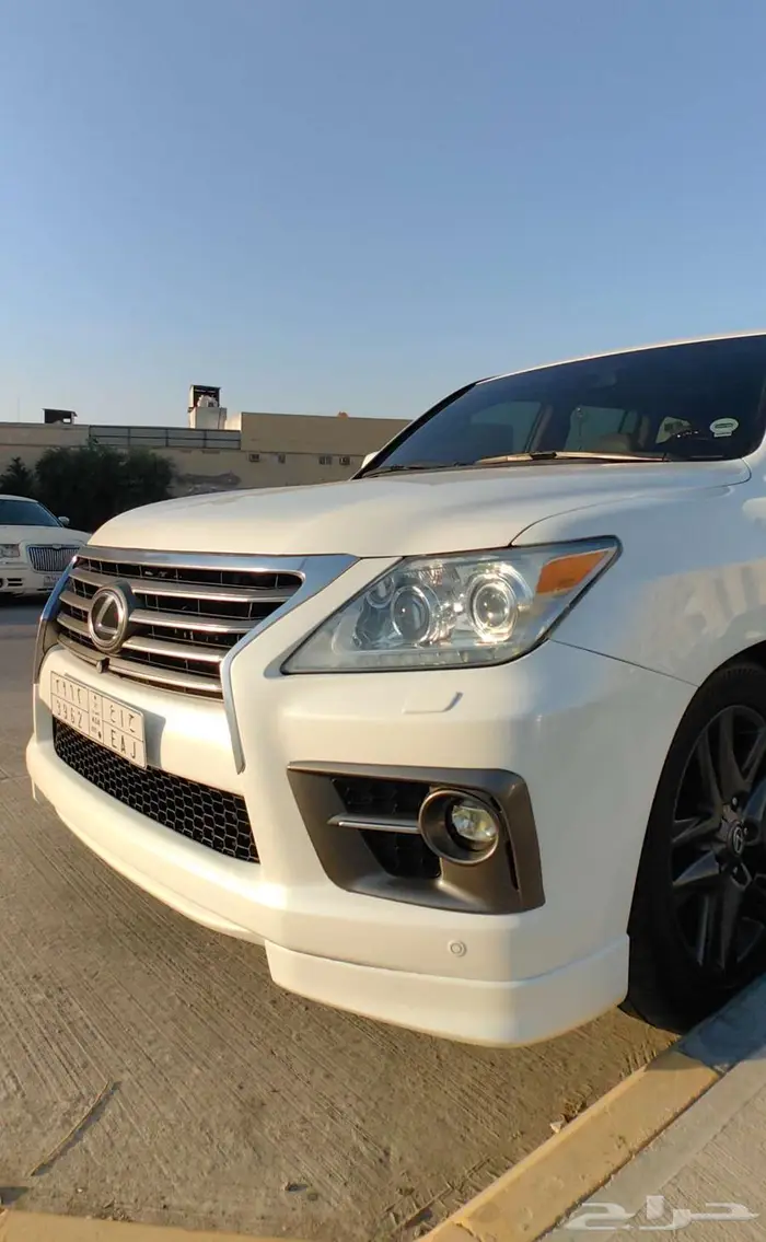 لكزس LX 570 موديل 2009 11