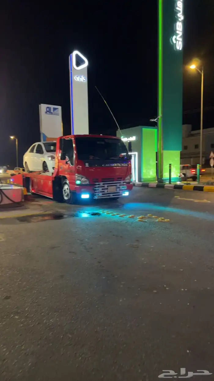 سطحة الخرج للنقل السياراة المتعطلة والمصدومة 1