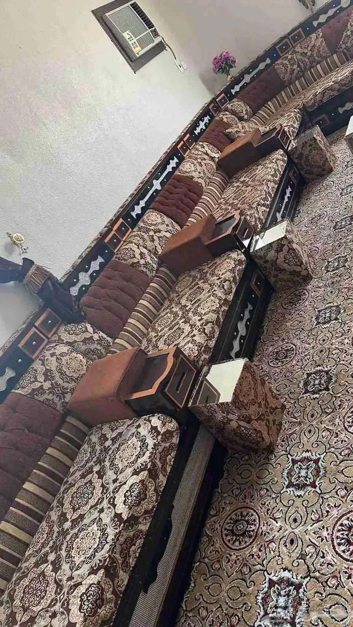 كنب خشب نظيف 1