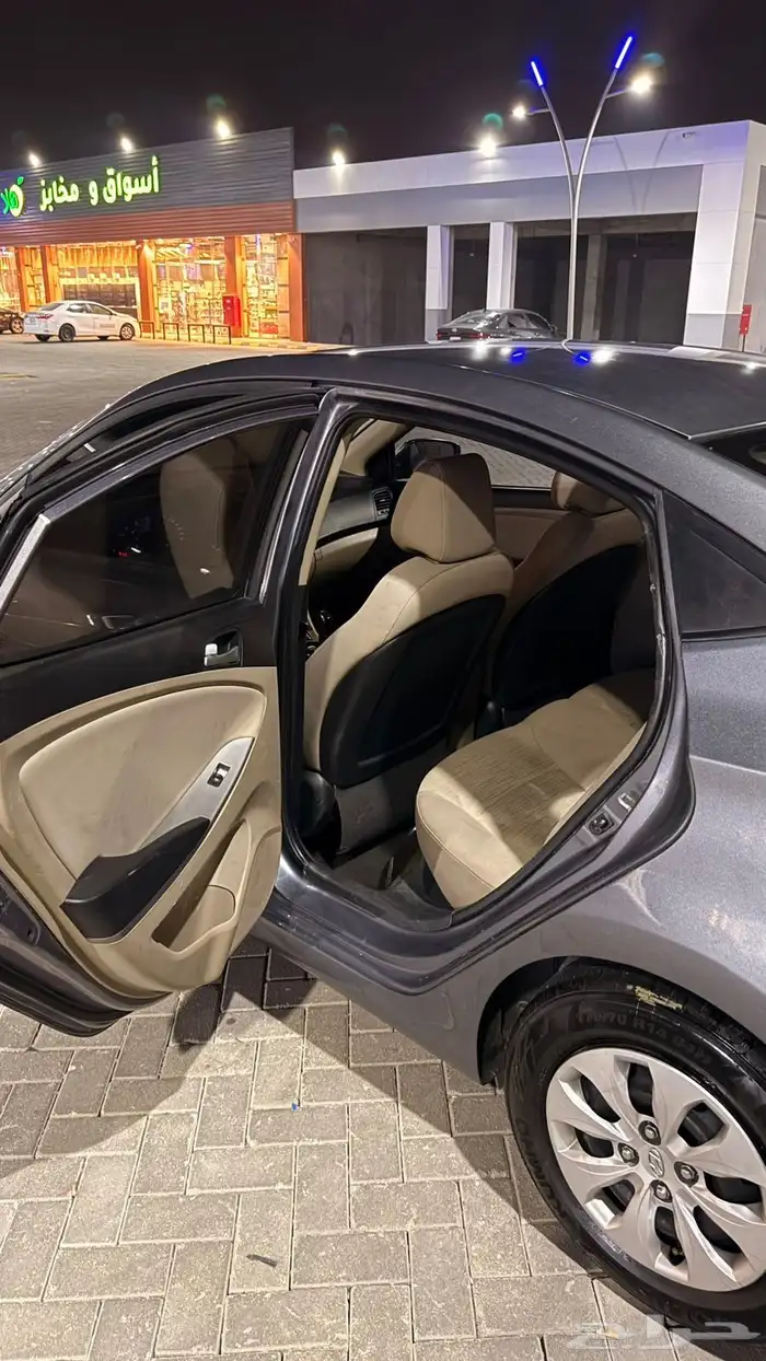 للبيع اكسنت 2017 8