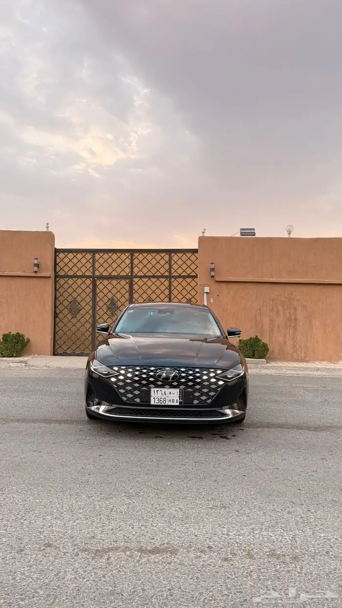 هونداي ازيرا 2020 ( بنزين) v6 فل كامل بانوراما 0