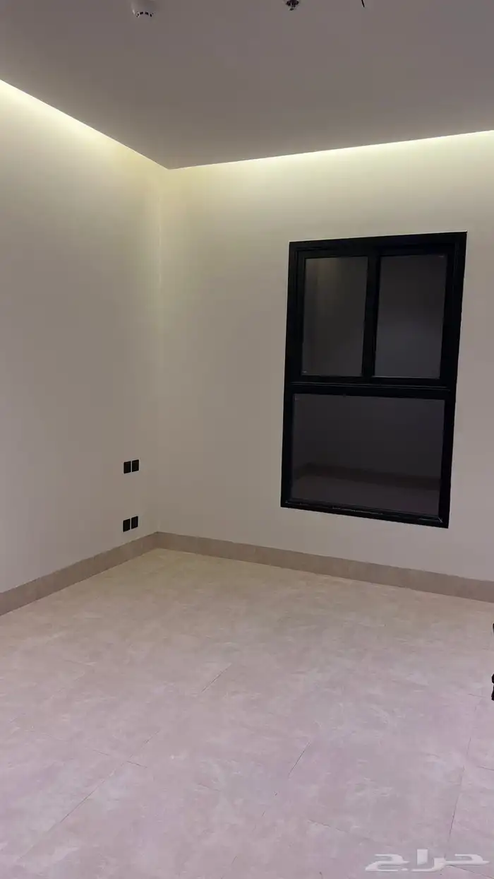 شقة مطله على البحر بسعر مميز 2