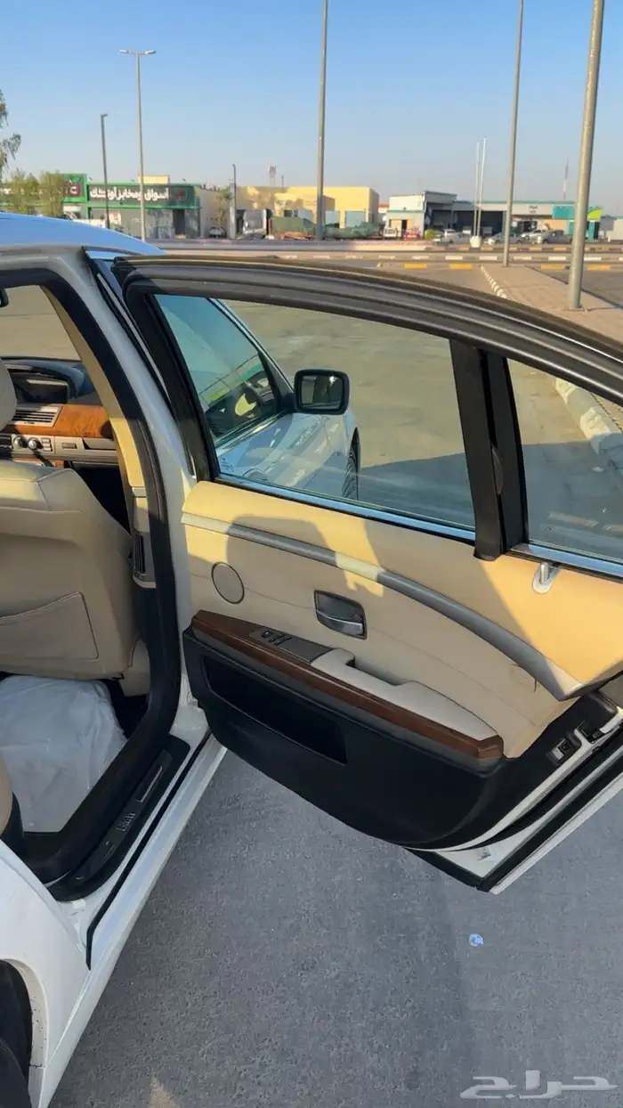 سيارة BMW موديل 2007 1
