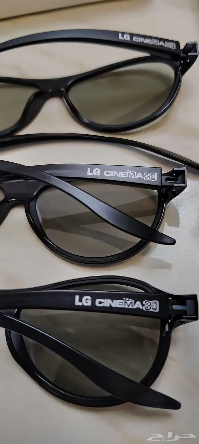 ريموت شاشة مع ثلاثه نظارات 3D من ماركه LG 0