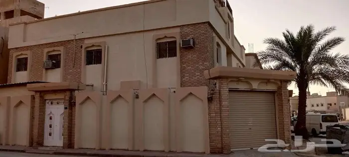 فيلا للبيع دورين وملحق بحي طويق 0