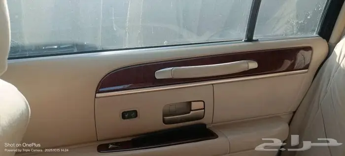 لينكولن تاون كار 2004 7