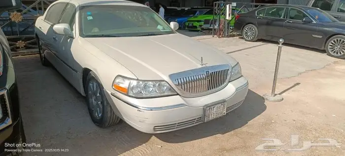 لينكولن تاون كار 2004 10