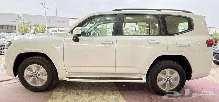 تويوتا لاندكروزر GXR2 بنزين 2025 2