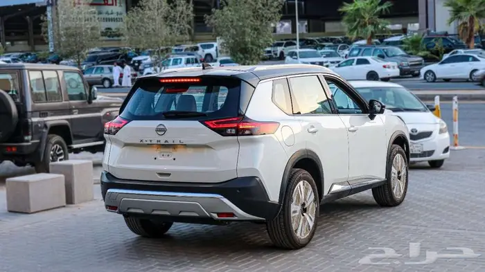نيسان اكس تريل فل كامل ونص فل موديل 25 دبل كاش واقساط 17