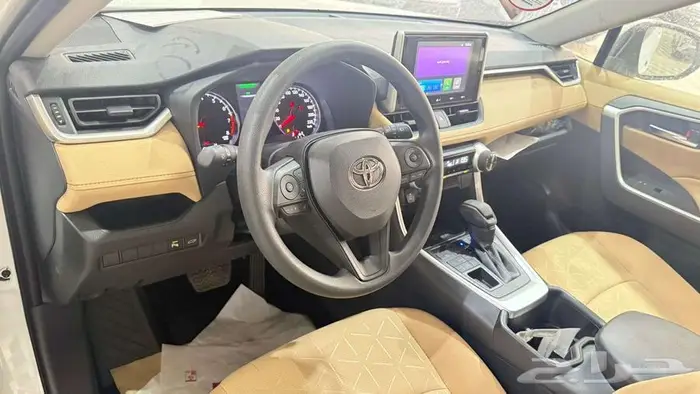 راف فور XLE نص فل بنزين 2025 7