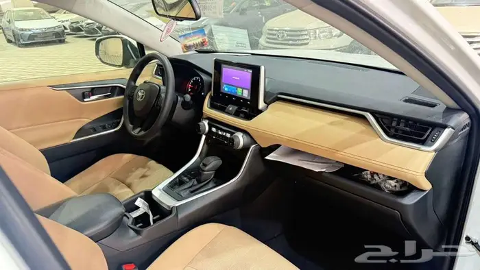 راف فور XLE نص فل بنزين 2025 9
