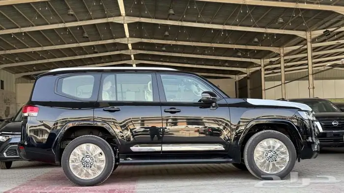 لاند كرورز GXR L4 بنزين 2025 سعودي كاش وتمويل بطاقة جمركيه 8