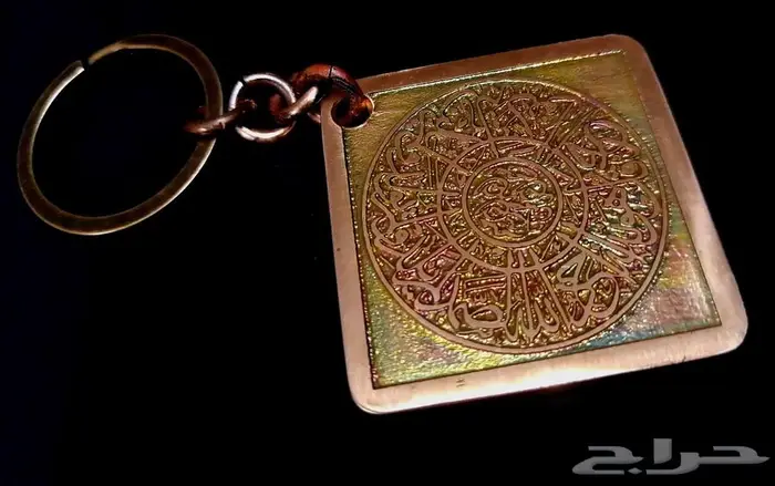 تصميم وتفصيل ميداليات بروشات استاندات تعليقات وهدايا فخمة 21