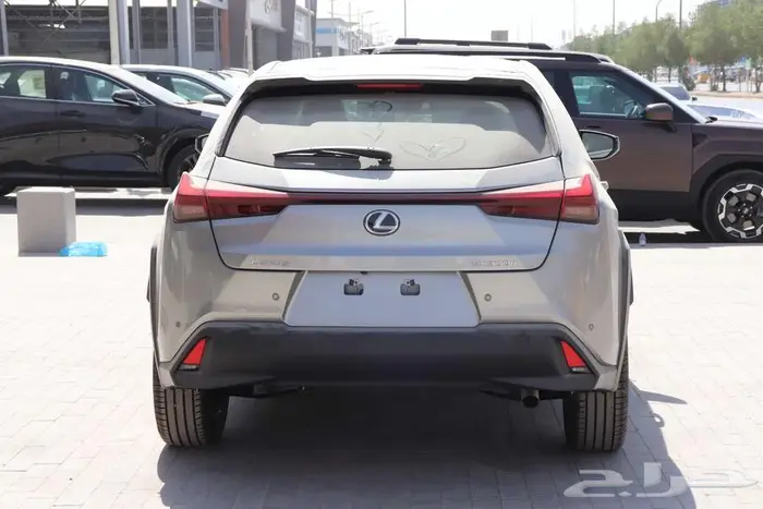 لكزس UX300H AH هايبرد بقسط 400 نظام الدفعتين 2024 عرض خاص 10