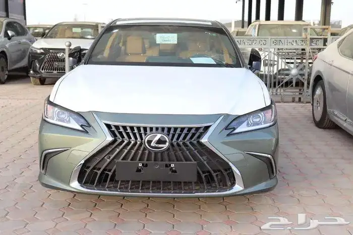 عرض بنك الرياض لكزس ES250AA بنزين بأقل هامش ربح 3.25 8
