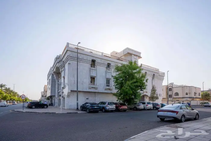 للبيع  مبنى سكني تجاري   حي العهن  المدينة 5