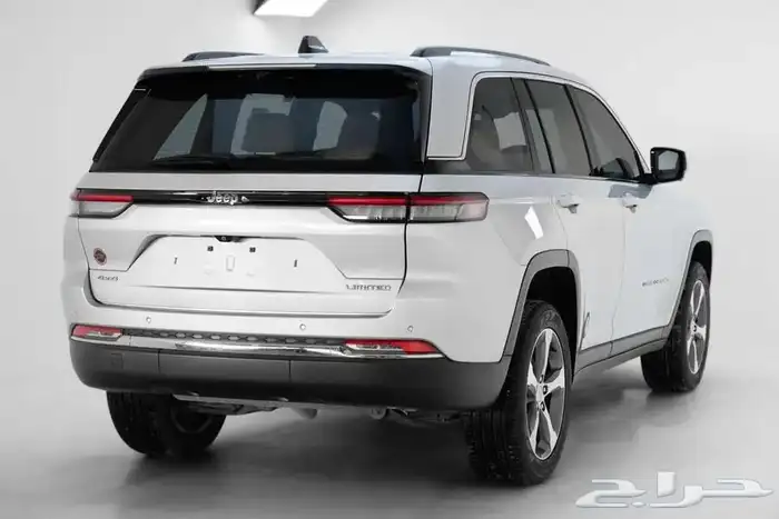 جيب جراند شيروكي 2023 لمتيد بلس اقوى العروض 3