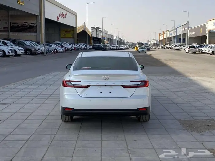 تويوتا كامري LEبنزين 2025كاش -اقساط 10