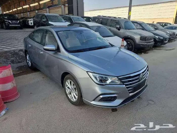 ام جي 5 STD 2025 10