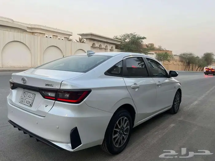 تويوتا يارس 2023 نص فل بدي وكاله 2