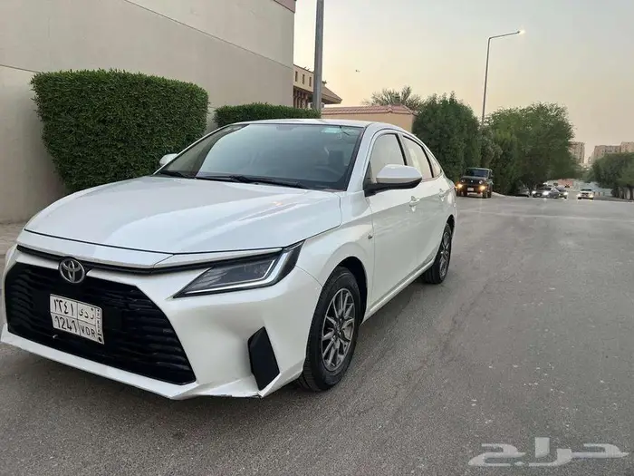 تويوتا يارس 2023 نص فل بدي وكاله 25