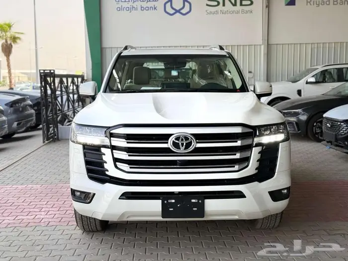 تويوتا لاند كروزر GXR L2 بنزين 2025 سعودي كاش وتمويل 0