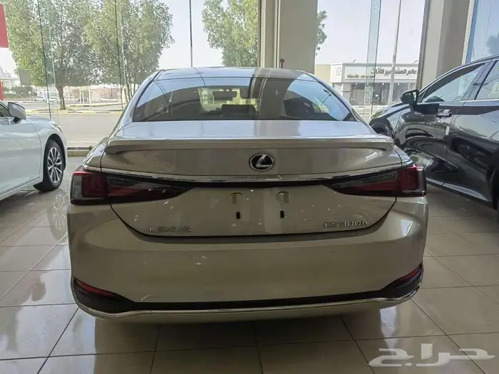 لكزس اي اس 300 5