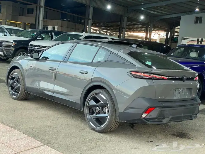 بيجو 408 GT موديل 2025 عرض خاص 3