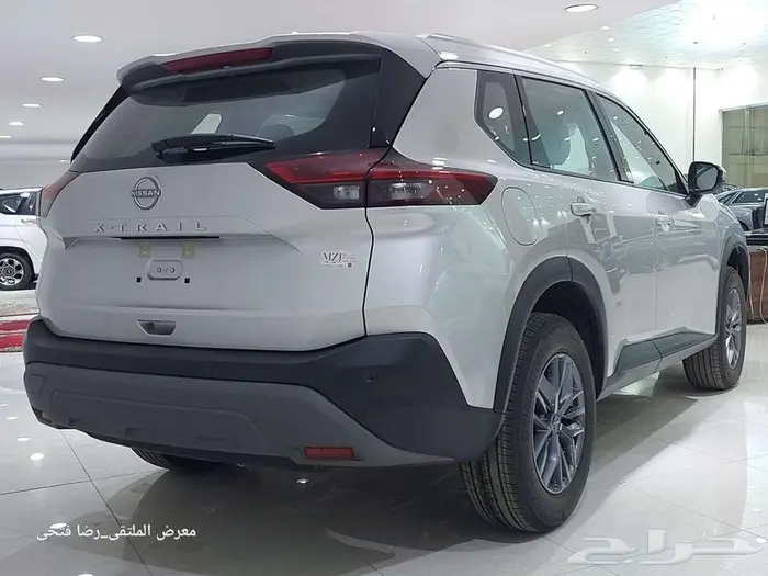 نيسان اكس تريل 2025 (5 راكب ) _ دبل _ لون مميز 9