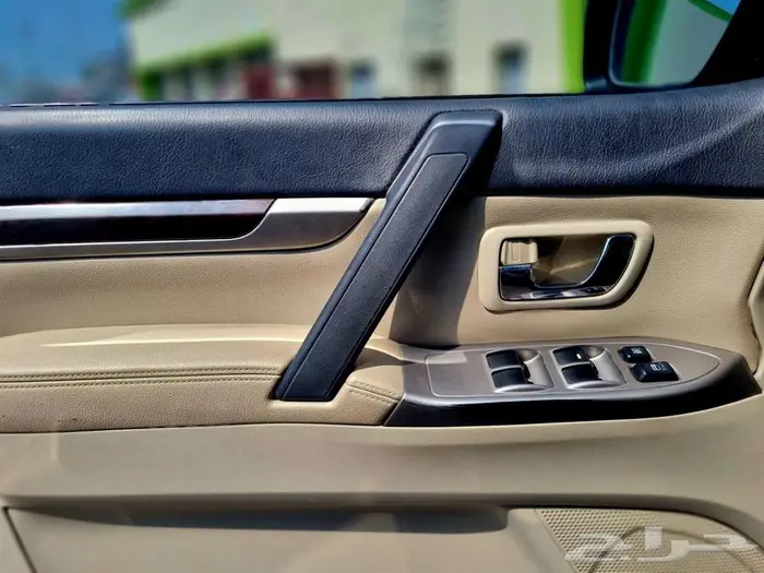 130k كم باجيرو 2016 GLX 3.8 18