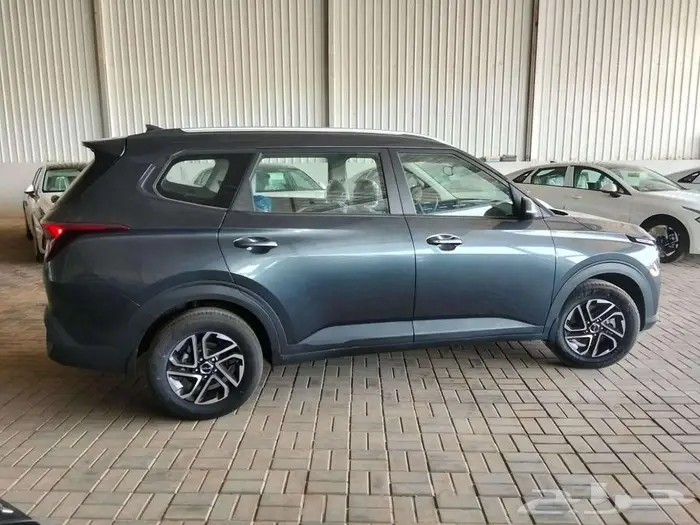 كيا كارنز نص فل 7 مقاعد موديل 25 كاش واقساط 4