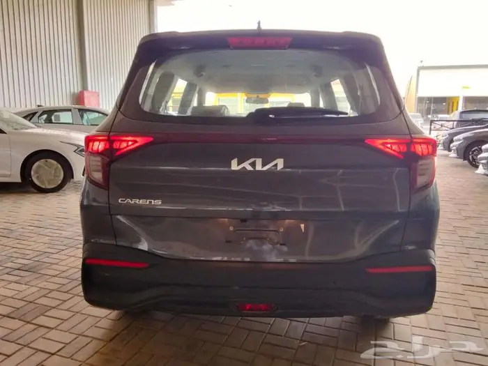 كيا كارنز نص فل 7 مقاعد موديل 25 كاش واقساط 12