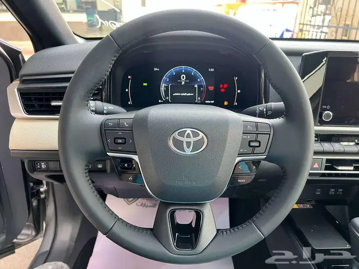 تويوتا كامري LE بنزين 2025 متاح اقساط و كاش 8