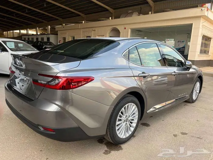 تويوتا كامري LE بنزين 2025 متاح اقساط و كاش 2