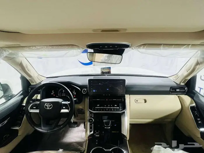 لاندكروز GXR بنزين 2025 8
