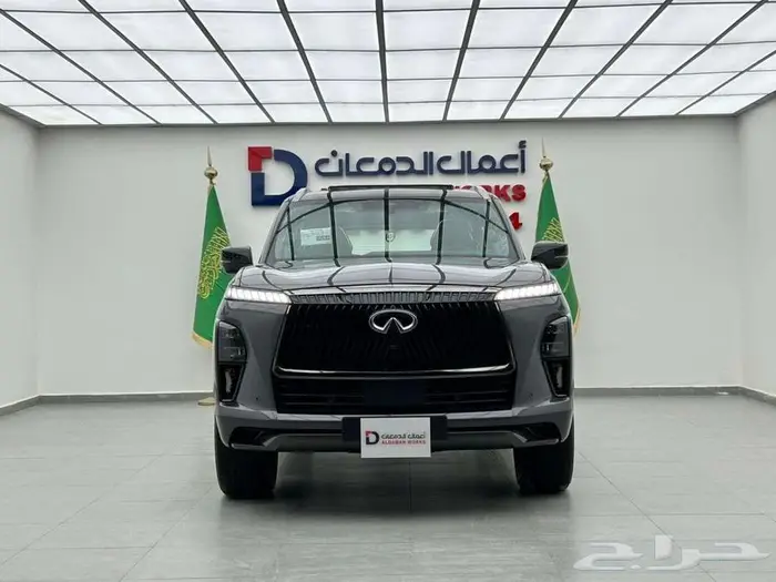 انفينتي QX80 اوتو جراف 2025 قيادة تجمع بين القوه والفخامه 0