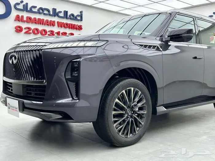 انفينتي QX80 اوتو جراف 2025 قيادة تجمع بين القوه والفخامه 7