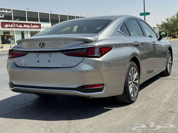 لكزس ES250 ستاندر بريمى 2025 لمبيعات الكاش والبنوك 4