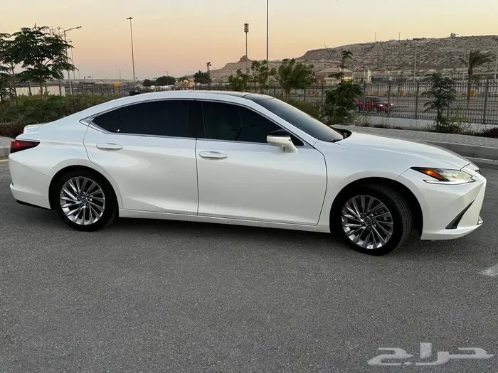 لكزس اي اس 350 موديل 2023 DD 1